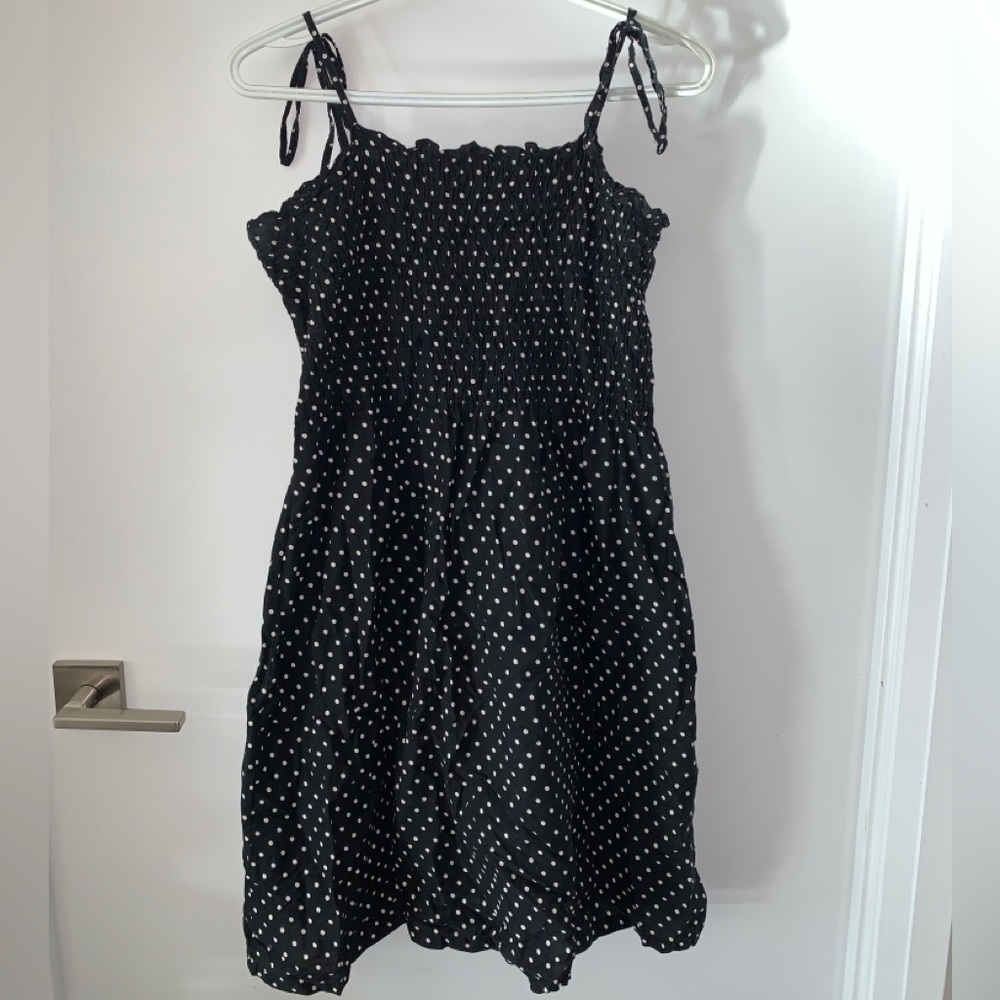 🇨🇦 H&M - Polka Dot Tie Shoulder Dress